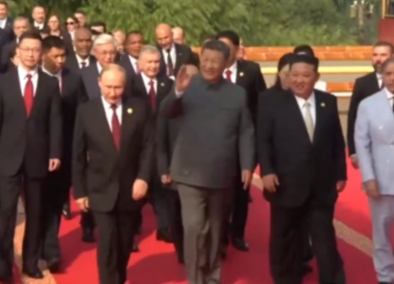China sorprende al mundo: muestra misiles hipersónicos y tríada nuclear en desfile militar histórico