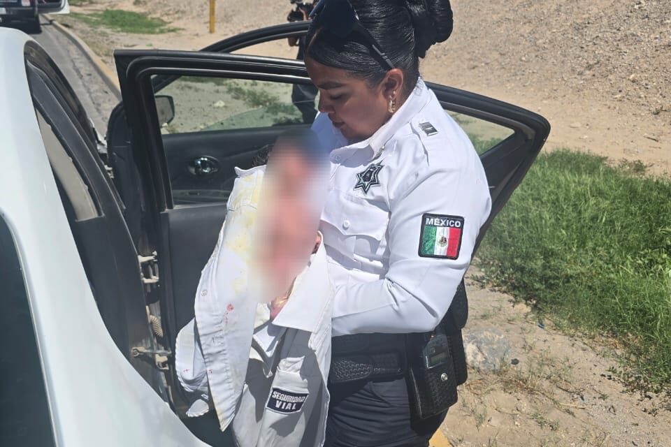 (VIDEO) Agentes de Seguridad Vial asisten dos partos fortuitos en la ciudad y trasladan a madres y recién nacidos a hospitales