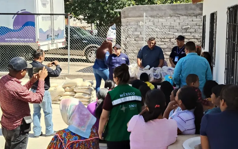 Lleva Estado apoyo alimentario y jornada de vacunación a Jiménez