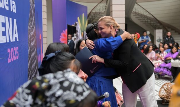 Maru Campos encabeza ceremonia por la Conmemoración del Día de la Mujer Indígena