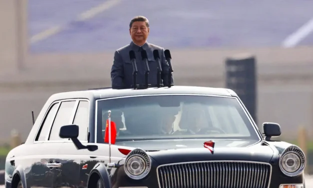 Xi Jinping presume poderío militar de China en desfile; Putin y Kim, invitados de honor