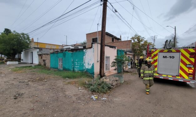 Atiende Protección Civil derrumbe en finca de adobe en la colonia Arroyo Colorado