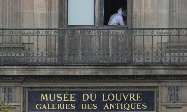 “Robo de película en el Louvre: ladrones se llevan joyas napoleónicas valuadas en más de 100 millones de dólares”