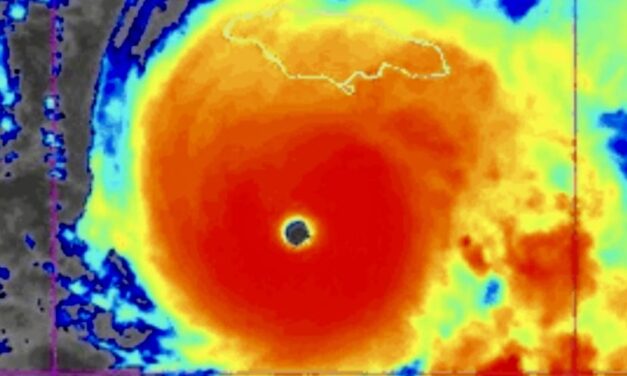 Jamaica ordena salida masiva ante el impacto inminente del huracán Melissa, ahora categoría 5