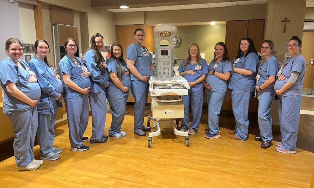 ¡Baby boom en el hospital! 14 enfermeras embarazadas al mismo tiempo