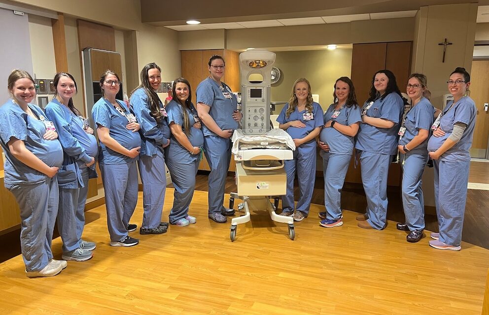 ¡Baby boom en el hospital! 14 enfermeras embarazadas al mismo tiempo