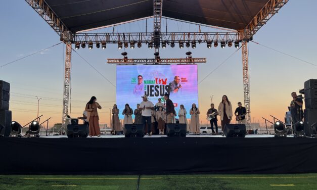 Miles de juarenses participan en la Marcha por Jesús; piden paz y bendiciones para la ciudad