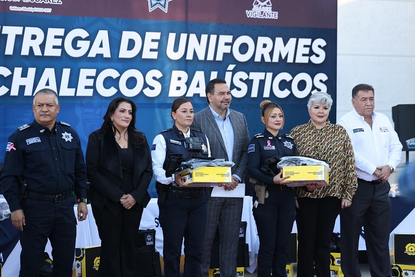 Pérez Cuéllar entrega nuevo equipo táctico a policías municipales