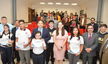 Chihuahua abanderó a estudiantes que competirán en la Olimpiada Mexicana de Informática 2025