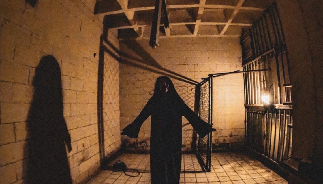 Invita Estado a visitar la Casa de Terror “El Sótano” en el Parque Central Oriente