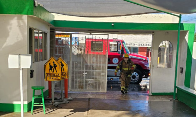 Desalojan plantel del Colegio de Bachilleres por fuga de gas