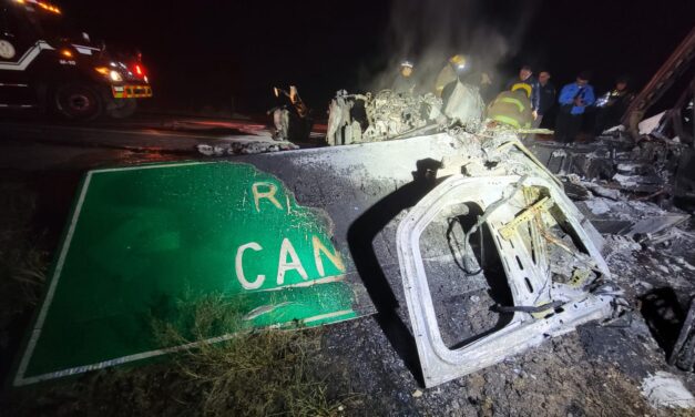 Tragedia en la carretera: se incendia tractocamión rumbo a Juárez y muere el conductor