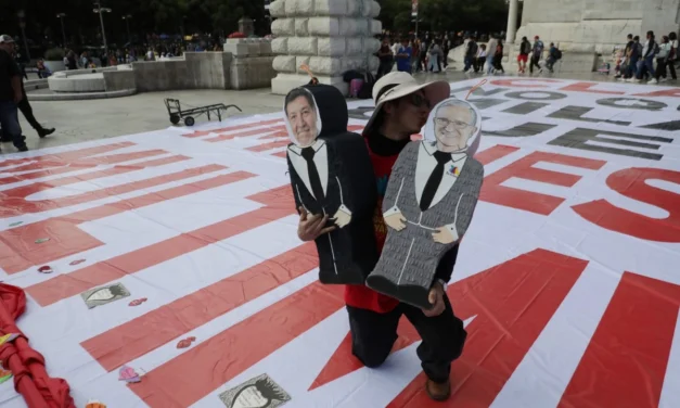 Colectivos exigen impuesto a las grandes fortunas en México