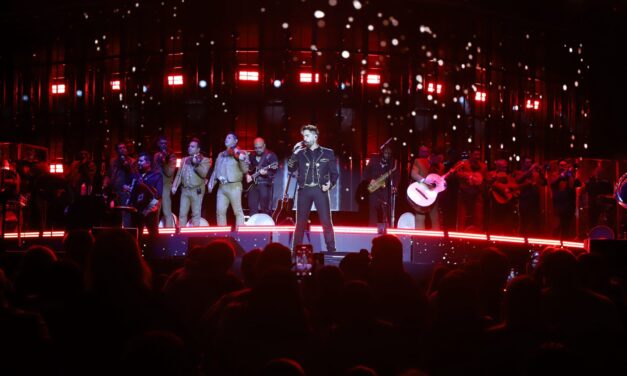 Una noche para recordar: la UACJ celebra su 52 aniversario con el concierto de Alejandro Fernández