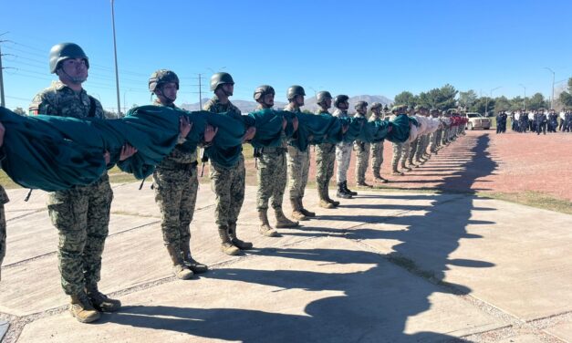 Entre historia, esperanza y juventud: Juárez izó su bandera para celebrar noviembre