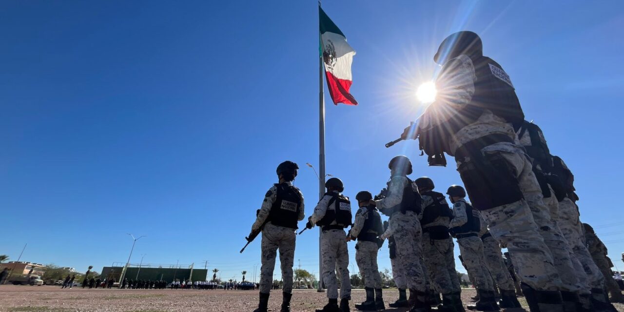 Entre historia, esperanza y juventud: Juárez izó su bandera para celebrar noviembre