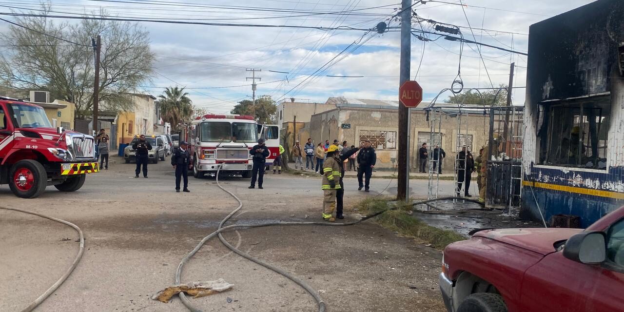 Incendio en local abandonado moviliza a cuerpos de emergencia en la colonia Melchor Ocampo