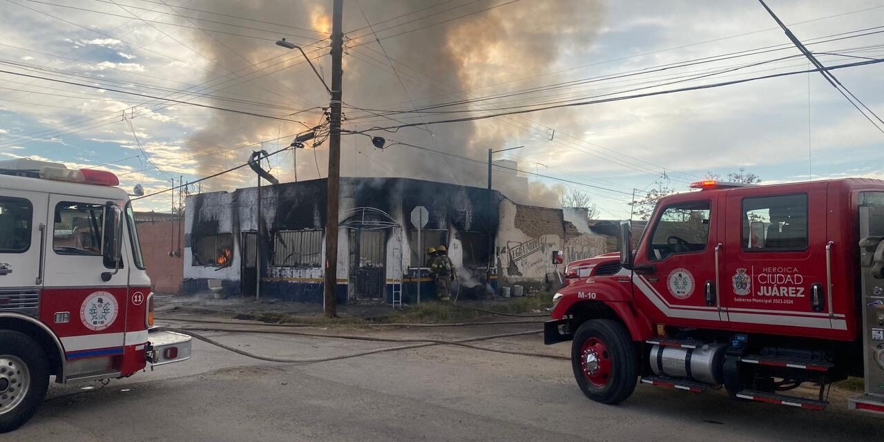 Incendio en local abandonado moviliza a cuerpos de emergencia en la colonia Melchor Ocampo