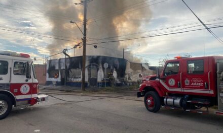 Incendio en local abandonado moviliza a cuerpos de emergencia en la colonia Melchor Ocampo