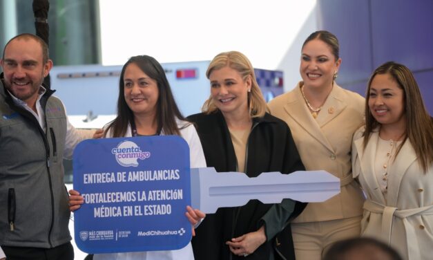 Maru Campos entrega 10 ambulancias para habitantes de nueve municipios con inversión de 17.8 mdp