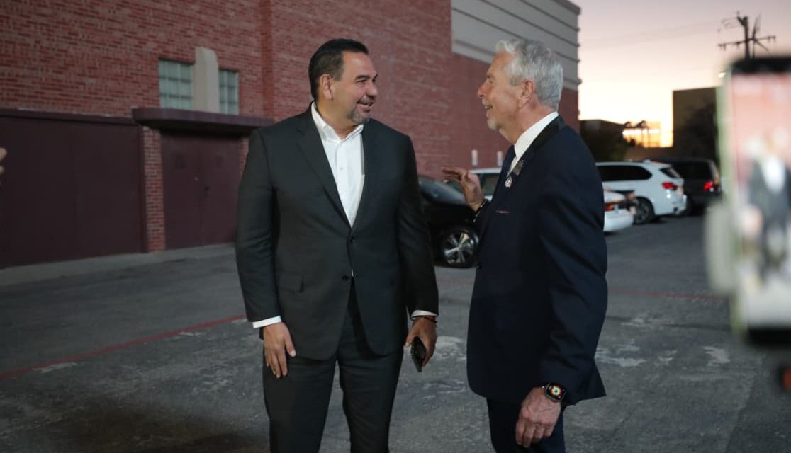 Alcalde Cruz Pérez Cuéllar acompaña al juez Ricardo Samaniego en su informe anual del Condado de El Paso