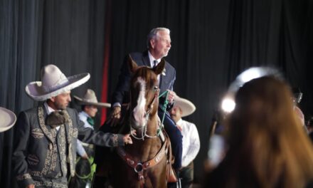 Alcalde Cruz Pérez Cuéllar acompaña al juez Ricardo Samaniego en su informe anual del Condado de El Paso