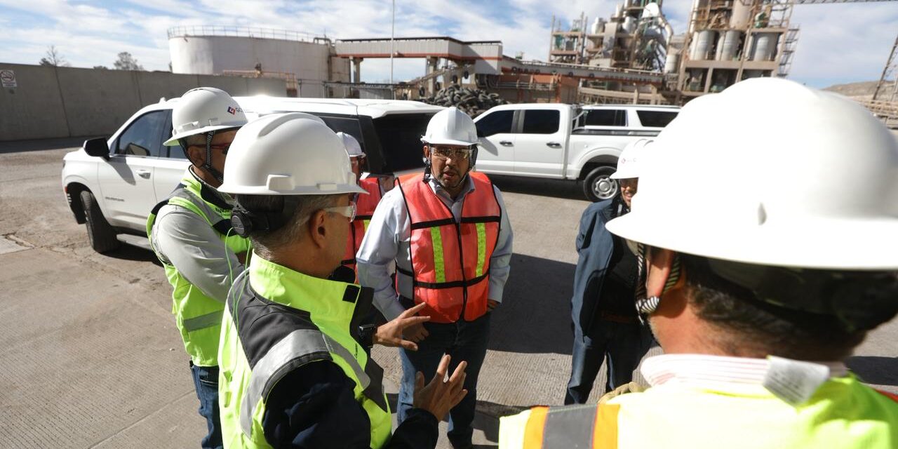 Se reúne alcalde con el Consejo Directivo de GCC Samalayuca