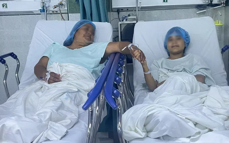 Madre rarámuri dona vida a su hija: Realizan con éxito trasplante renal en el Hospital Central