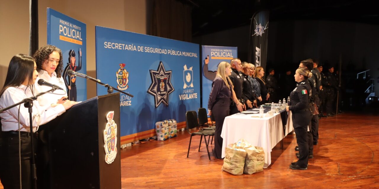 Reconocen a 60 “Policías del Mes” uno por cumplir 25 años de servicio