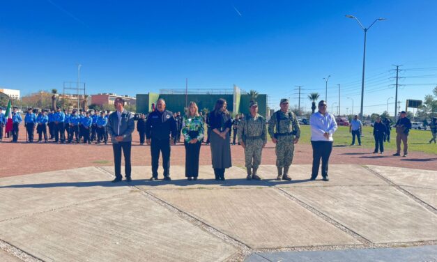 Entre historia, esperanza y juventud: Juárez izó su bandera para celebrar noviembre