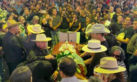 Funeral del alcalde de Uruapan, Carlos Manzo, se convierte en clamor por justicia y seguridad