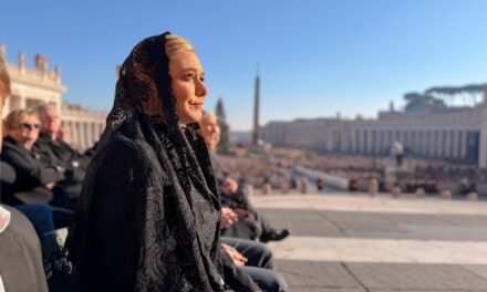 Maru Campos comparte emotivo encuentro con el Papa León XIV en la Plaza de San Pedro