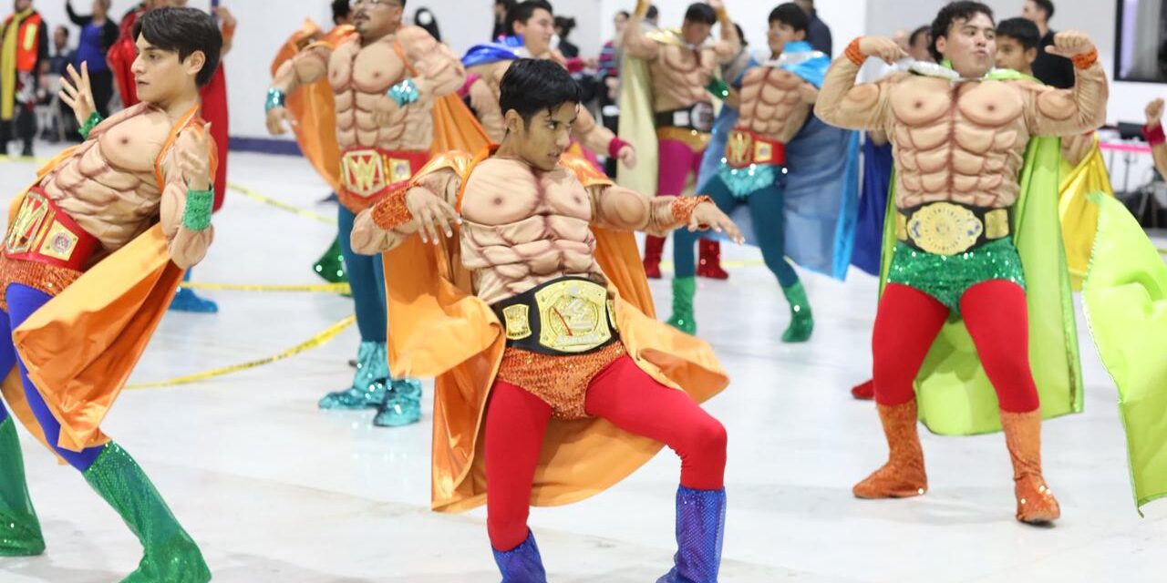 Visita alcalde a voluntarios y organizadores del Cuarto Gran Desfile Internacional Conmemorativo de Ciudad Juárez