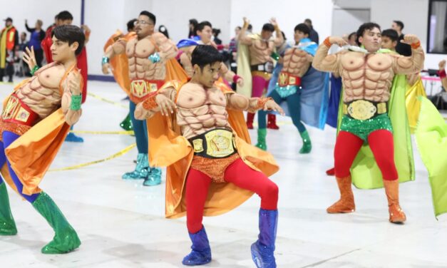 Visita alcalde a voluntarios y organizadores del Cuarto Gran Desfile Internacional Conmemorativo de Ciudad Juárez