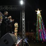Encienden árbol navideño en Zaragoza