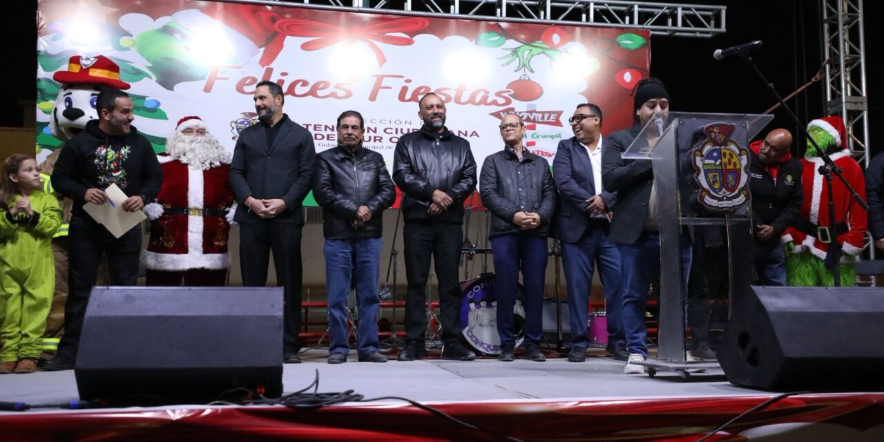 Encienden árbol navideño en Zaragoza