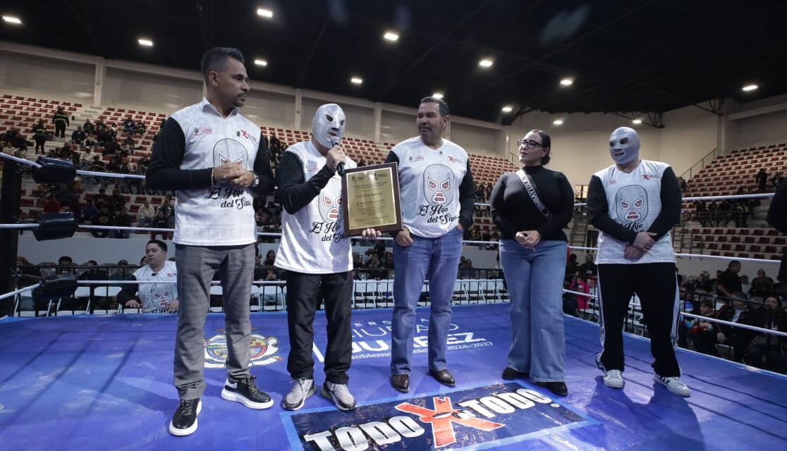 Presidente Pérez Cuéllar e Hijo del Santo reinaugran el Gimnasio Municipal Josué Neri Santos