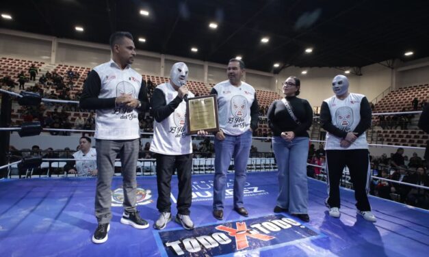 Presidente Pérez Cuéllar e Hijo del Santo reinaugran el Gimnasio Municipal Josué Neri Santos