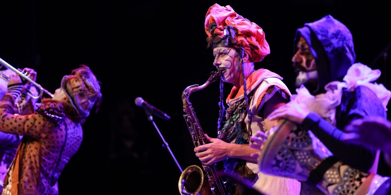 Zaikocirco deslumbra en el Auditorio Benito Juárez con gran participación del público