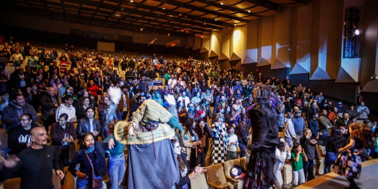 Zaikocirco deslumbra en el Auditorio Benito Juárez con gran participación del público