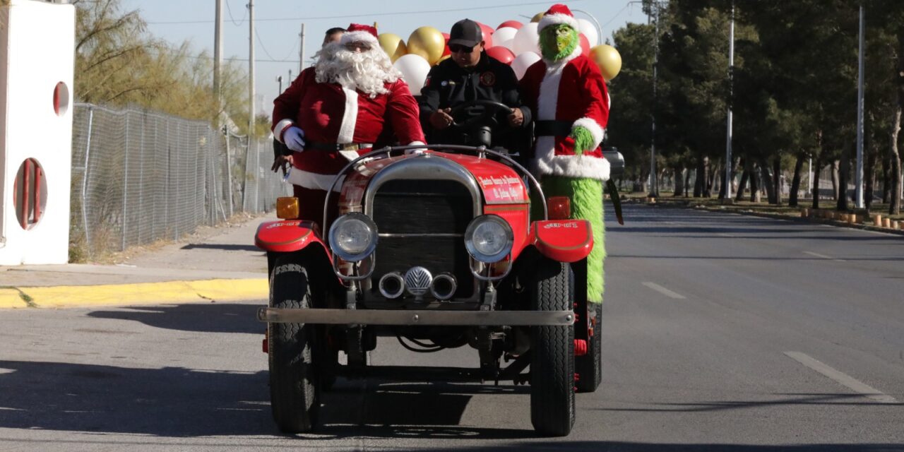 Donan mercados de Juárez 19 mil 500 juguetes a Santa Bombero