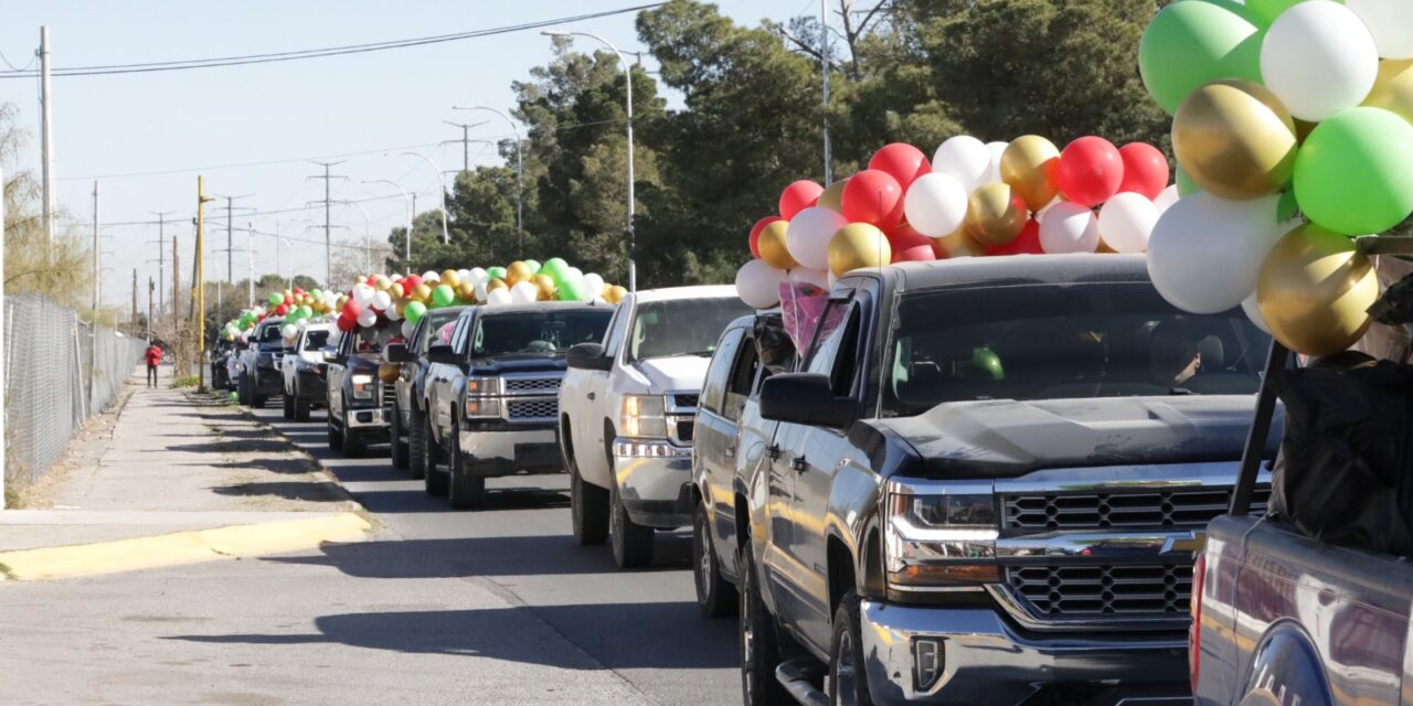 Donan mercados de Juárez 19 mil 500 juguetes a Santa Bombero