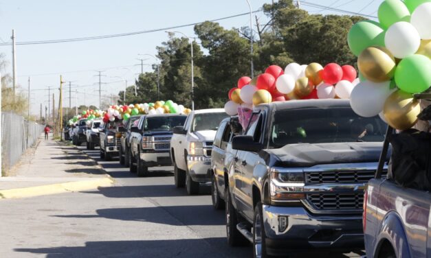 Donan mercados de Juárez 19 mil 500 juguetes a Santa Bombero