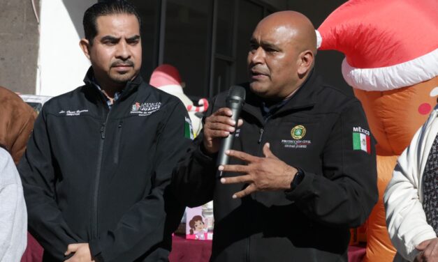 Donan mercados de Juárez 19 mil 500 juguetes a Santa Bombero