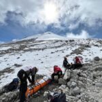 ¡Final feliz en el Pico de Orizaba! Rescatan con vida a 12 alpinistas extraviados en el Citlaltépetl