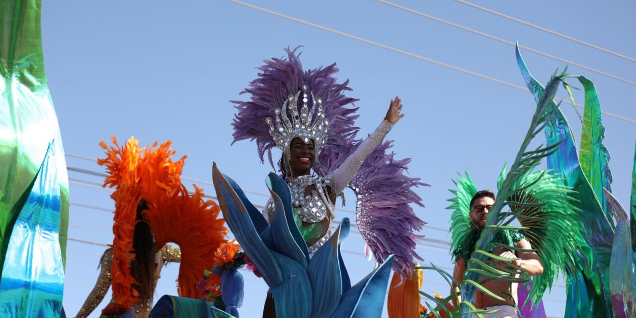Juarenses disfrutaron del Gran Desfile de la Ciudad