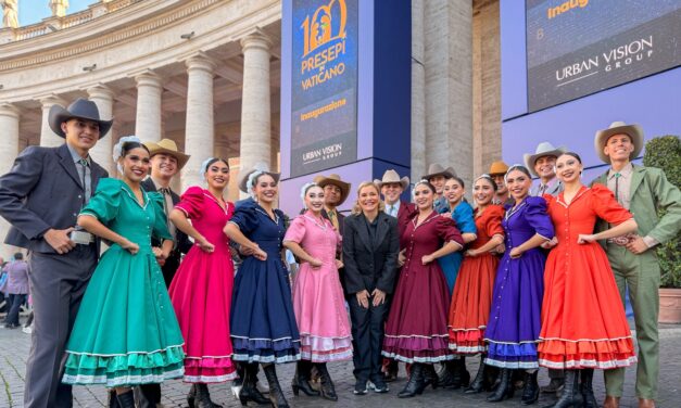 Maru Campos inaugura con nacimiento rarámuri exposición de 100 pesebres en el Vaticano