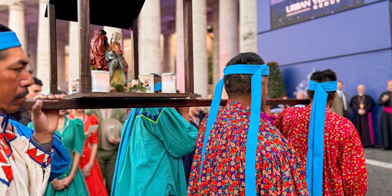 Maru Campos inaugura con nacimiento rarámuri exposición de 100 pesebres en el Vaticano