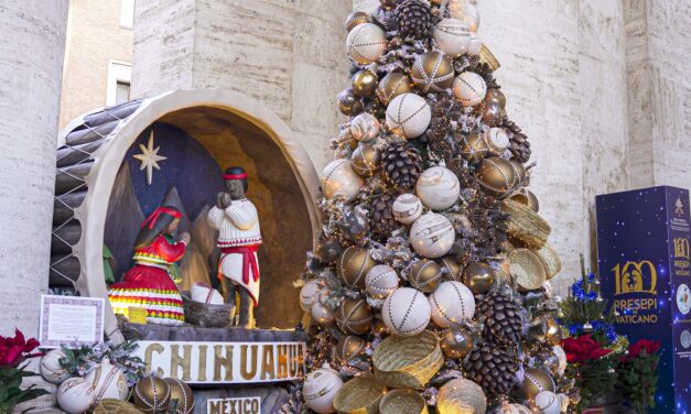 Maru Campos inaugura con nacimiento rarámuri exposición de 100 pesebres en el Vaticano