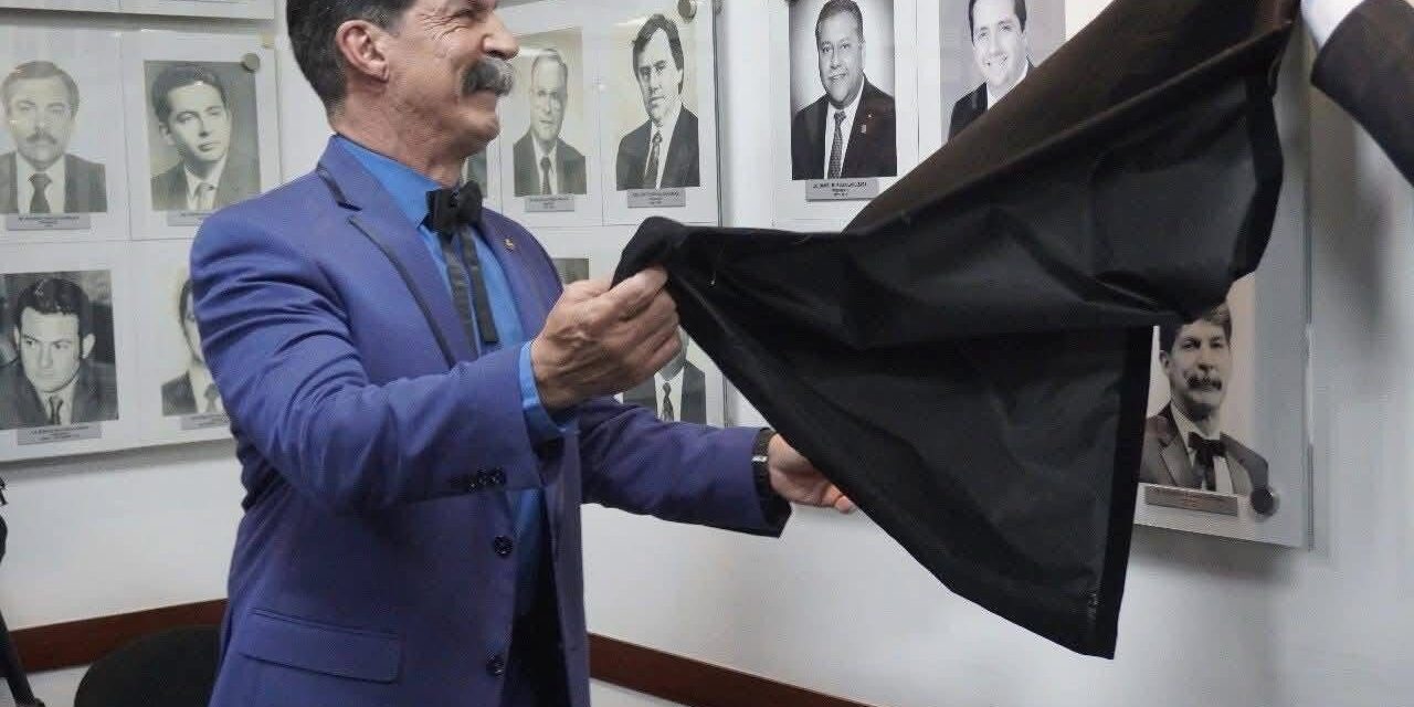 CANACO SERVyTUR Juárez devela galería de expresidentes y rinde homenaje a líderes que marcaron su historia